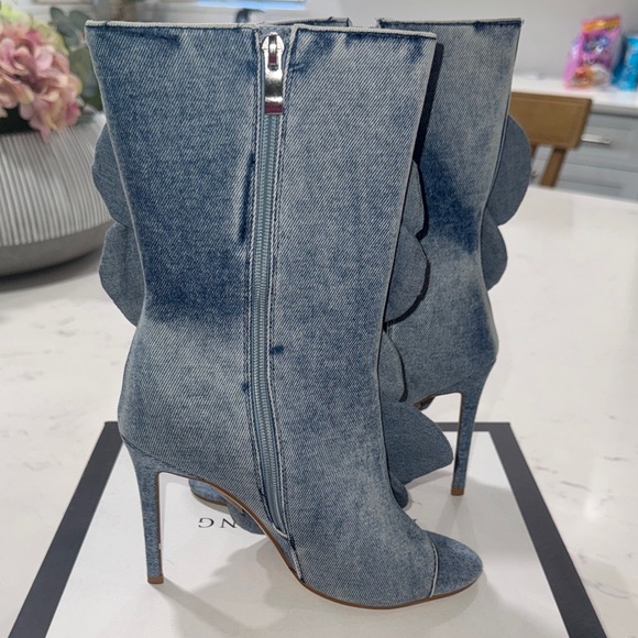 Azalea Wang Blue Floral Women's Shoes - Picture 4 of 10